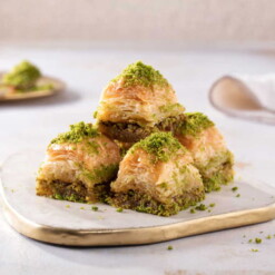 Karakoy-Gulluoglu-Long-lasting-Baklava-with-Pistachio-2